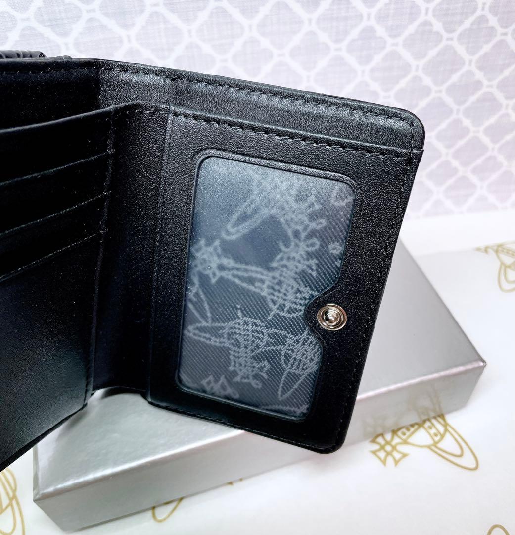 【内側に素敵な柄♡新作】Vivienne Westwood 折財布 黒エナメル
