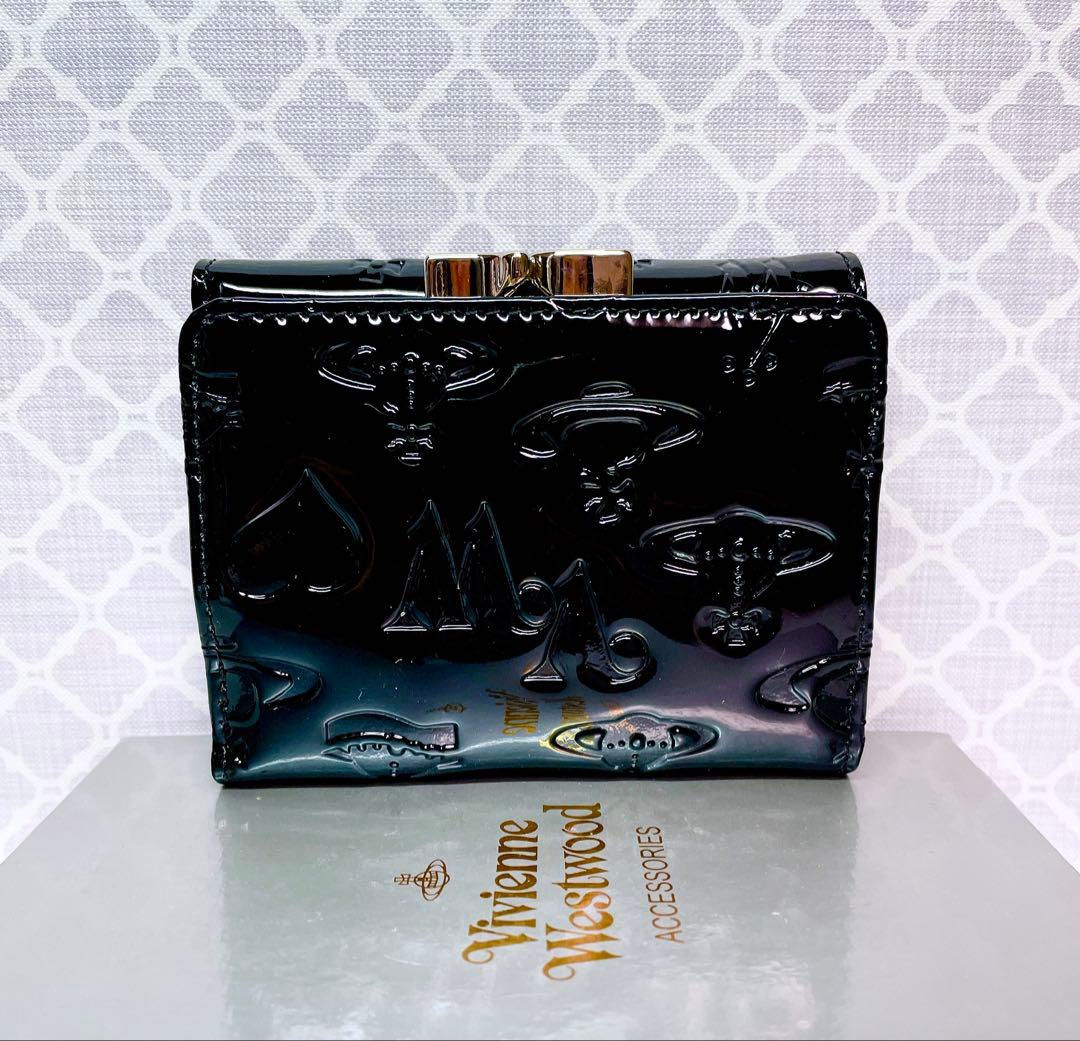 【内側に素敵な柄♡新作】Vivienne Westwood 折財布 黒エナメル