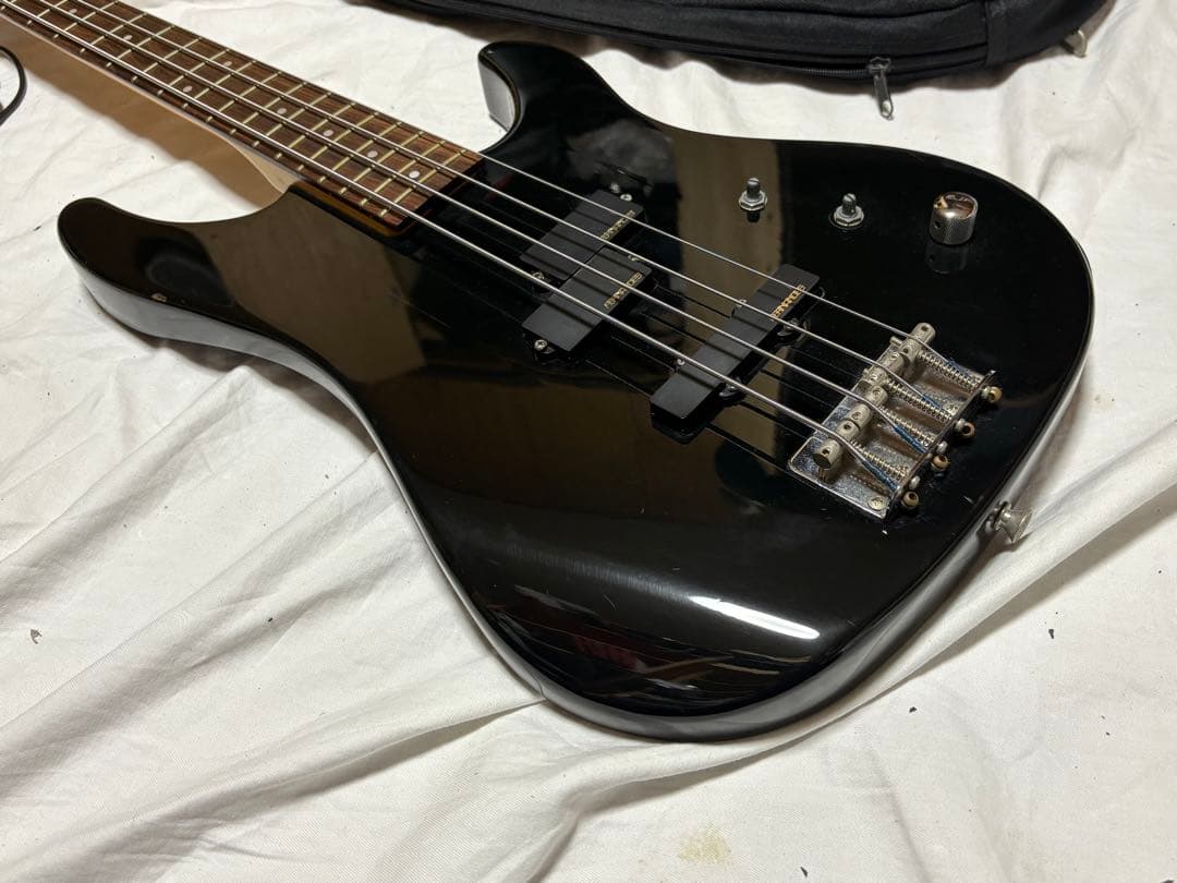 Fernandes エレキベース　ソフトケース付き　良品1905-02-1