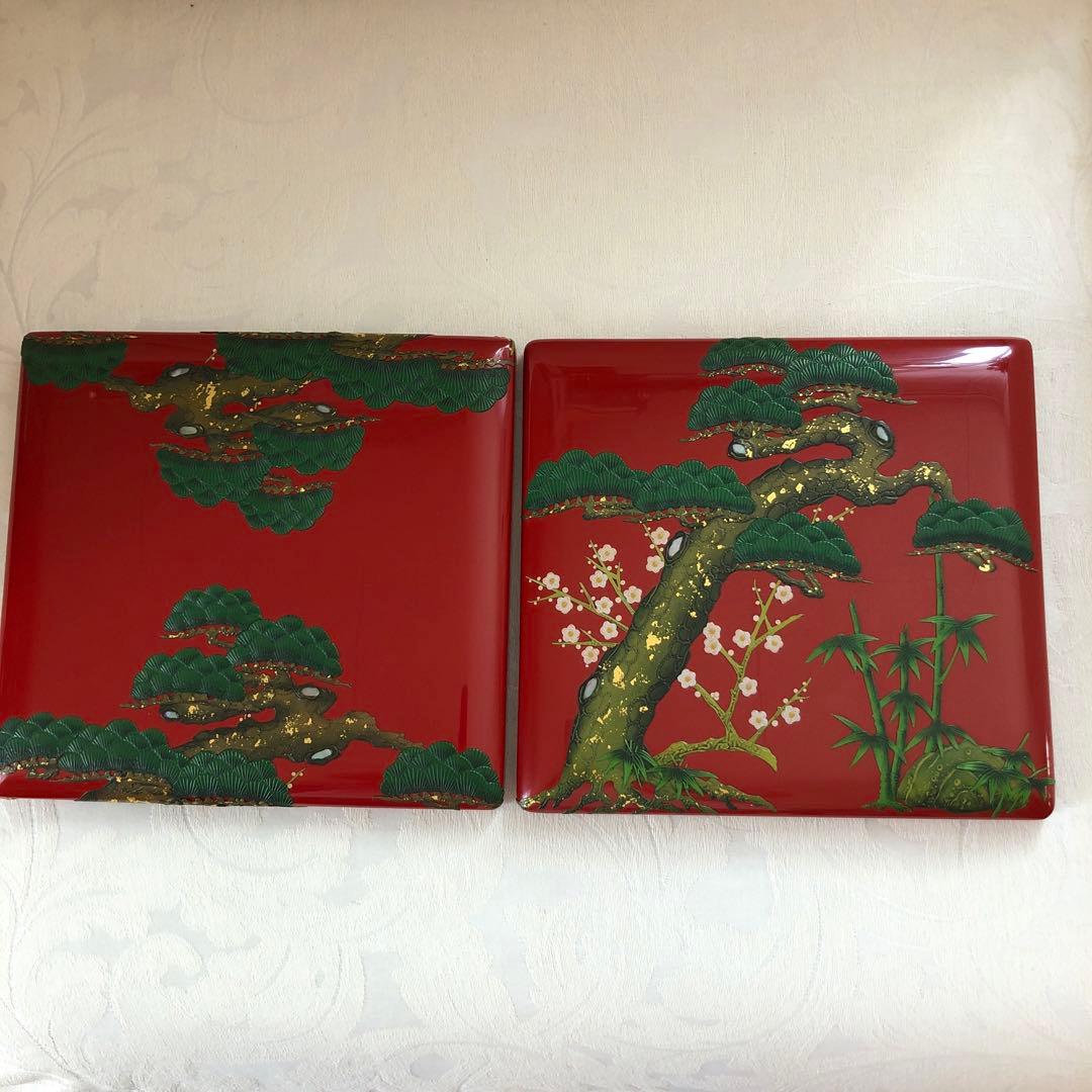 新品未使用　琉球漆器台付四段重 松　竹　梅　鶴　亀
