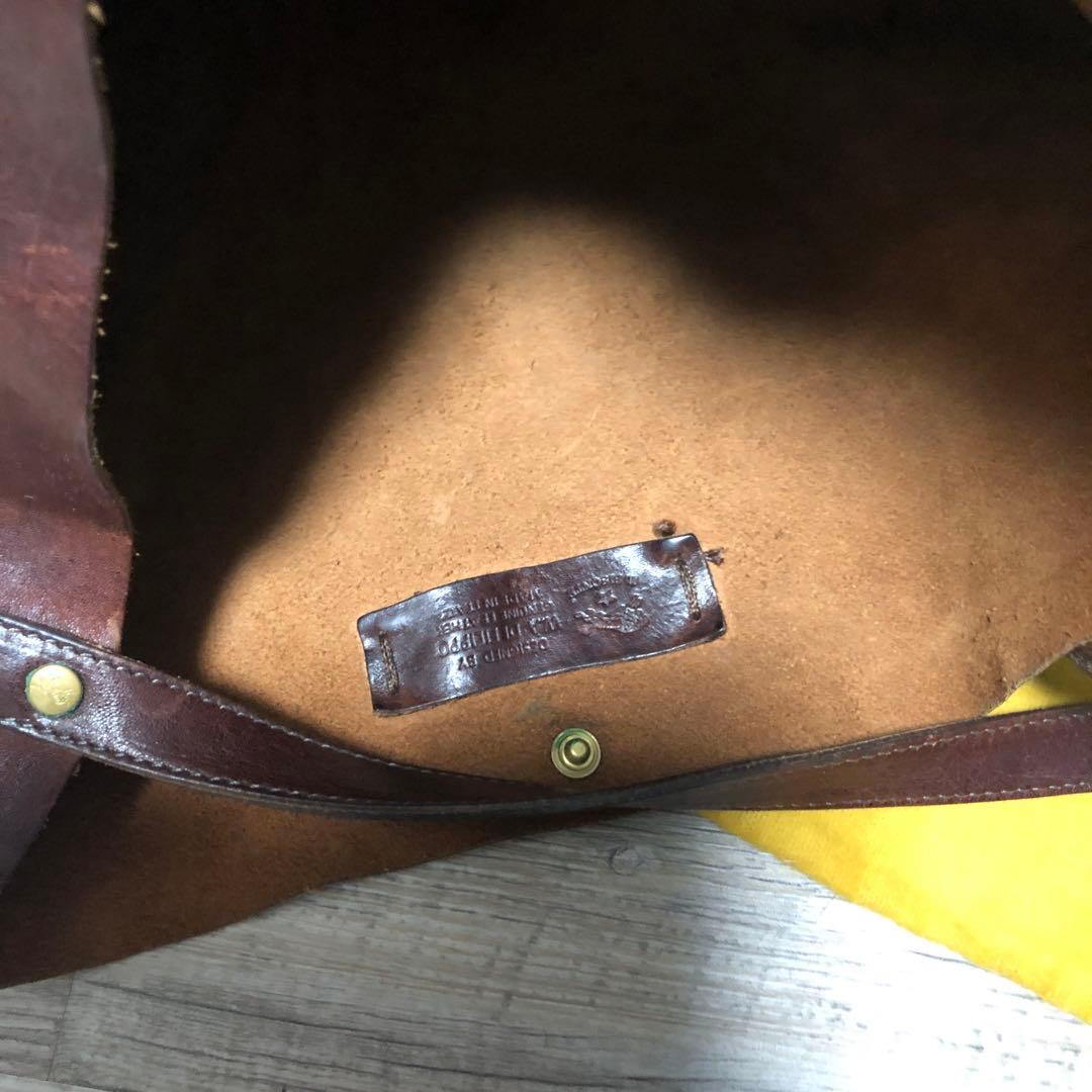 イルビゾンテ 型押し　ショルダーバッグ