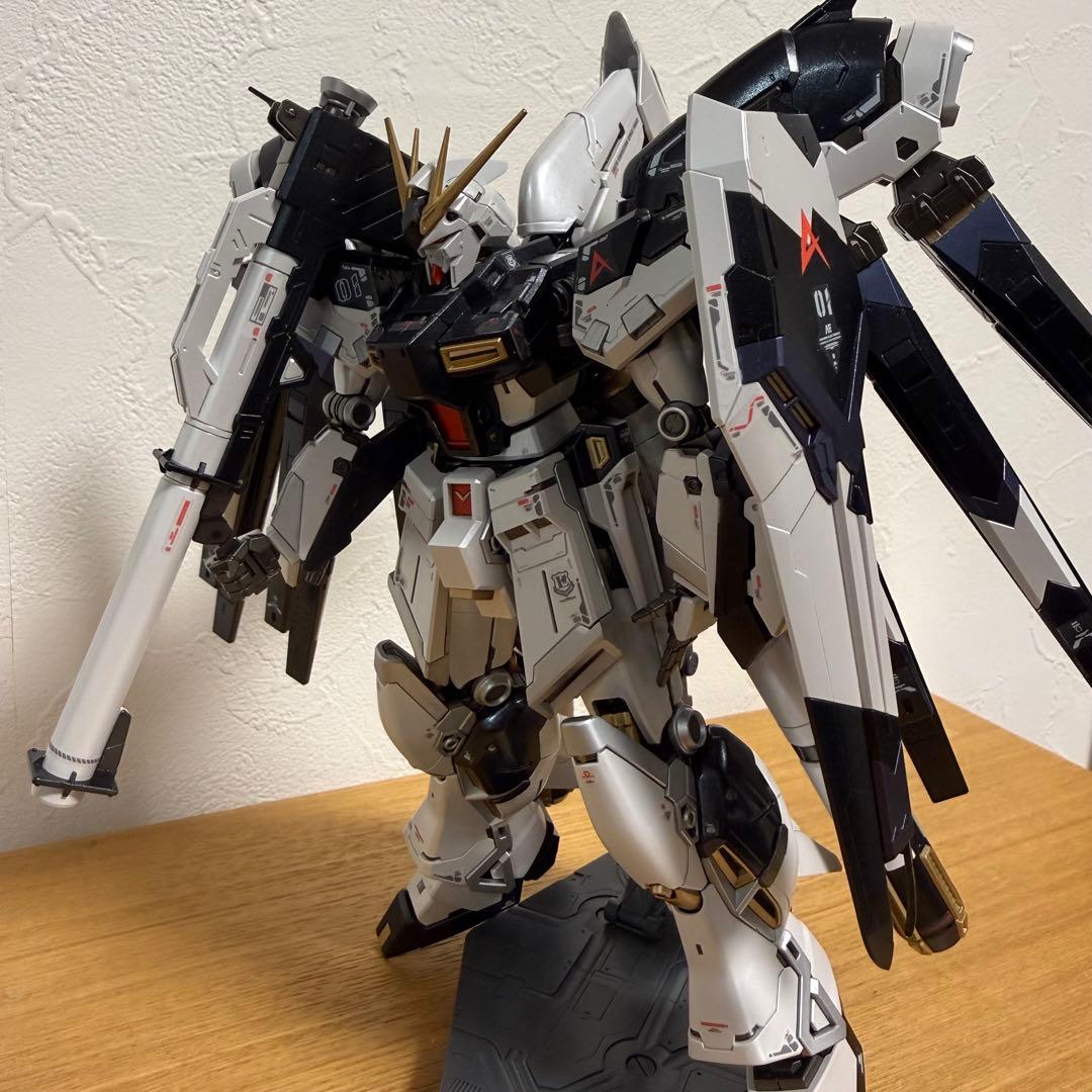 RG Hi-ν ガンダム 1/144