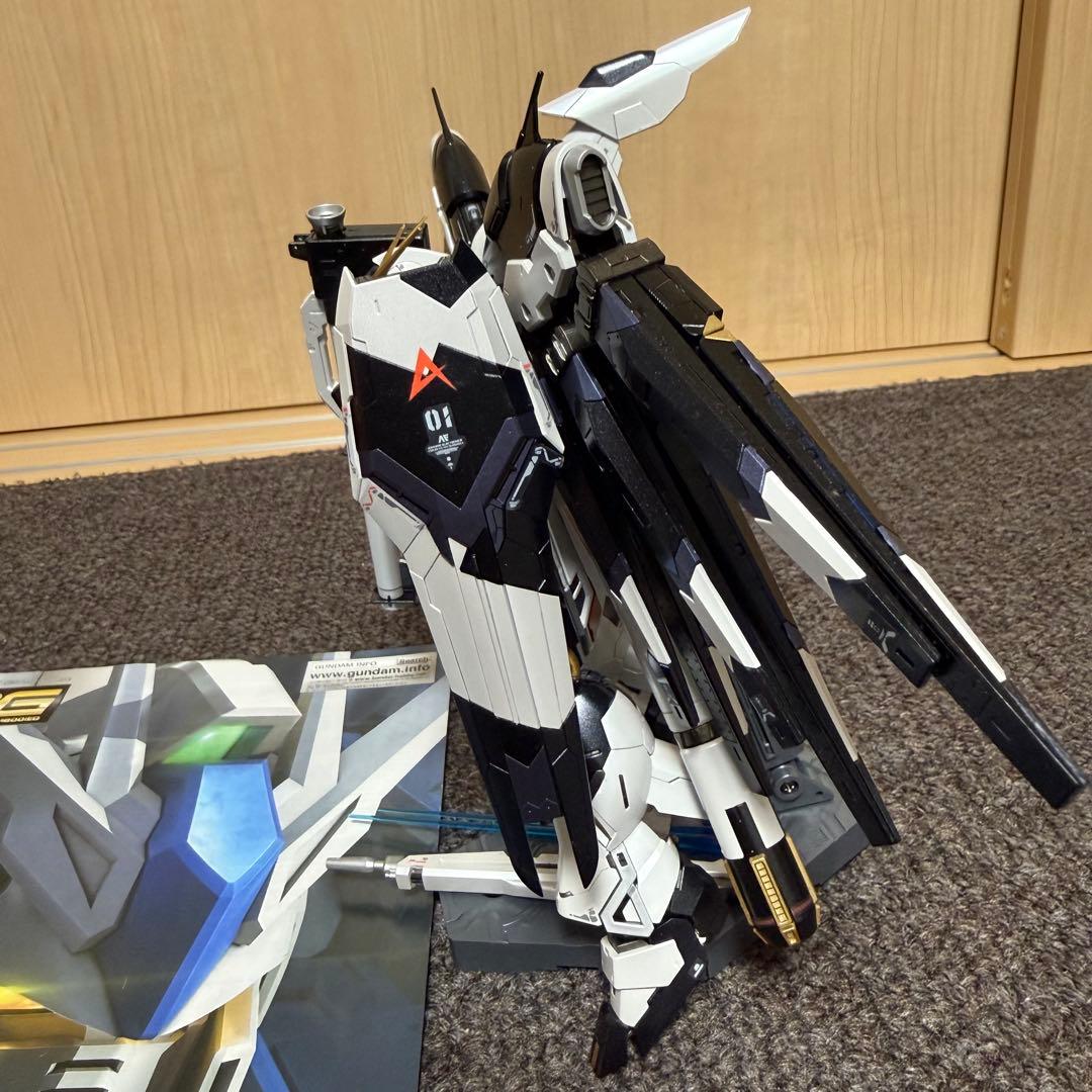 RG Hi-ν ガンダム 1/144