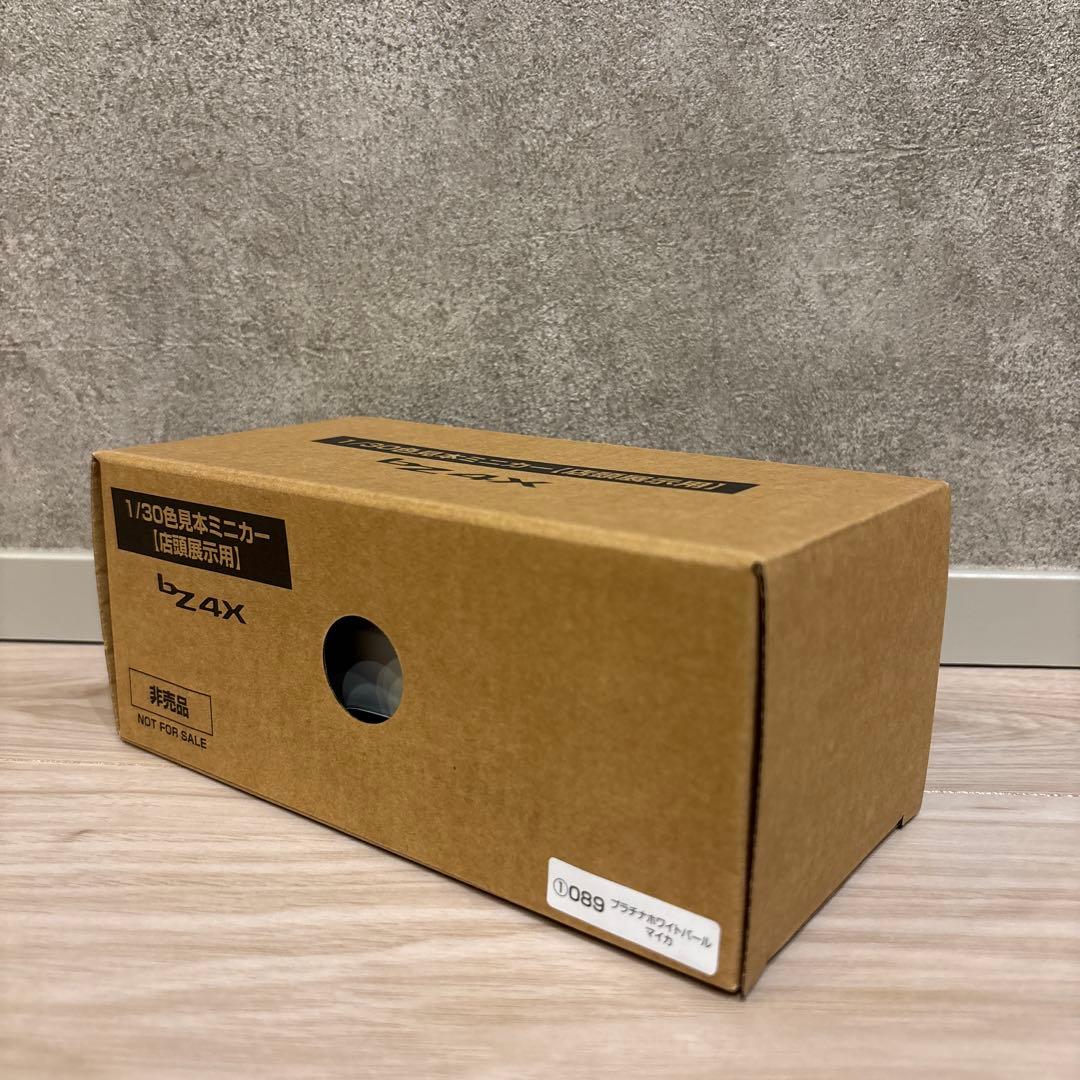 [非売品]トヨタ 新型bz4X ミニカープラチナホワイトパールマイカ