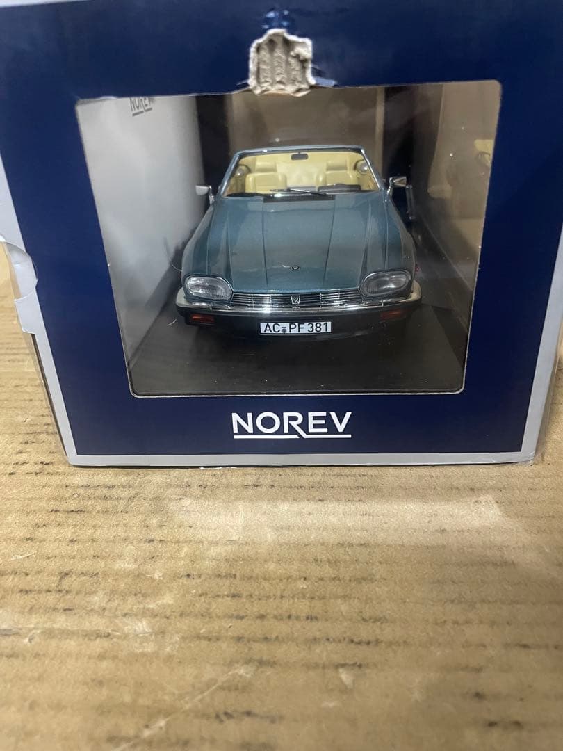 ノレブ 1/18 ジャガー XJ-S 5.3 H.E. コンバーチブル 1988
