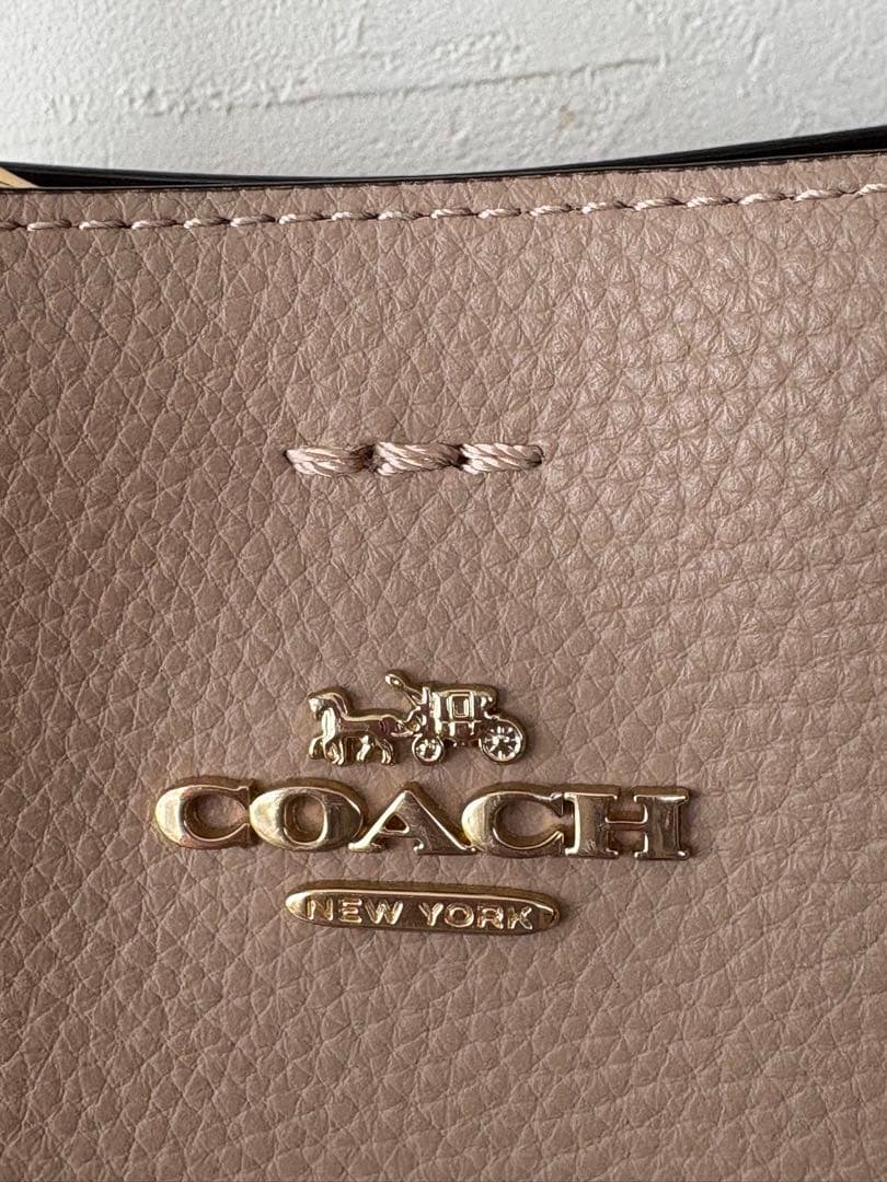 COACH モリーバケットバッグ　バケツ型　ベージュ