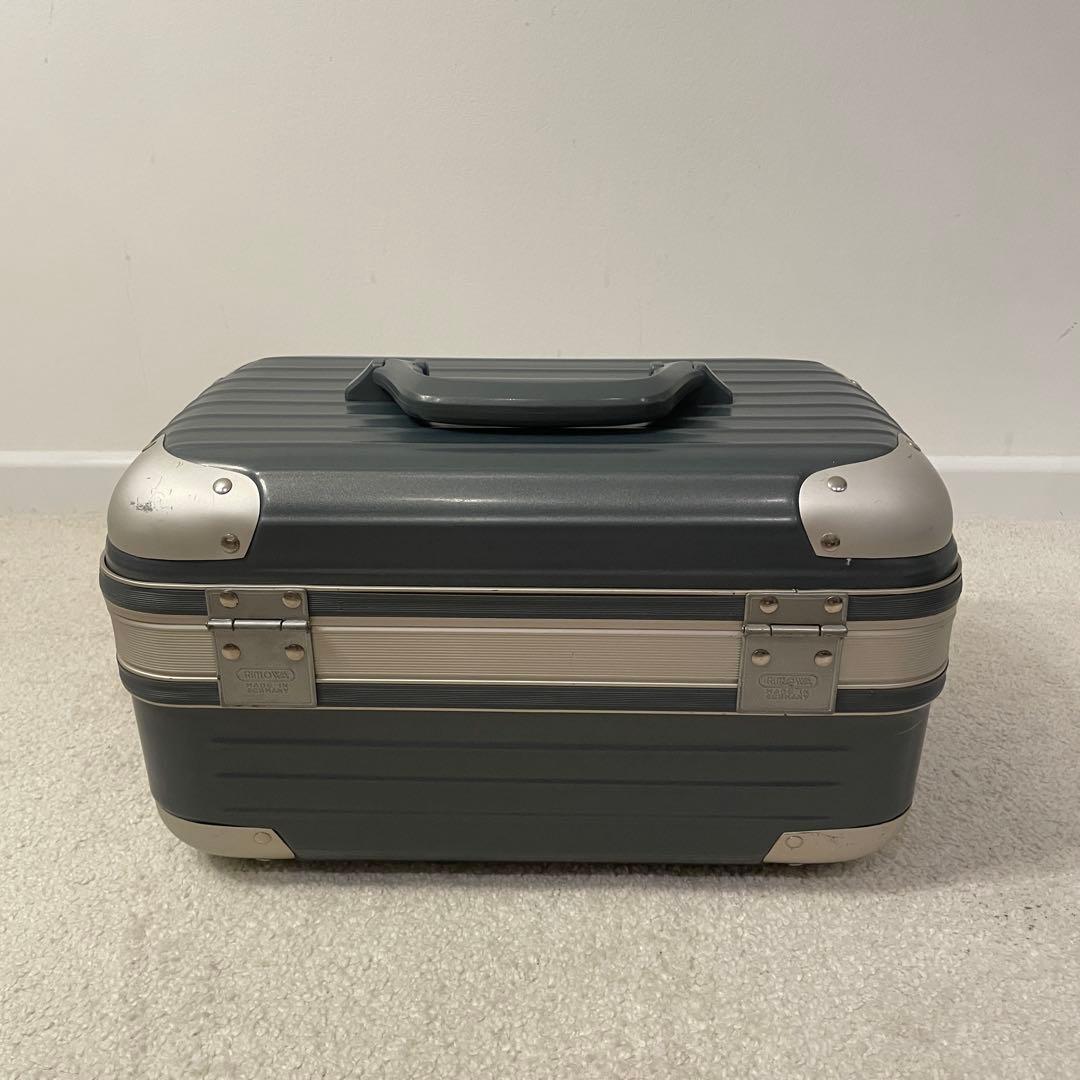 【美品】RIMOWA Limbo ビューティーケース 18L マットグレー 鍵付