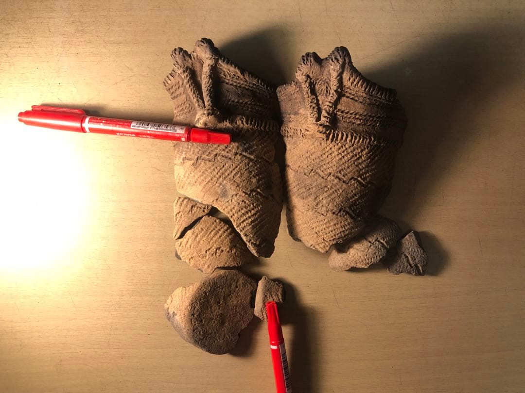 「縄文土器の欠片 No.528」です。