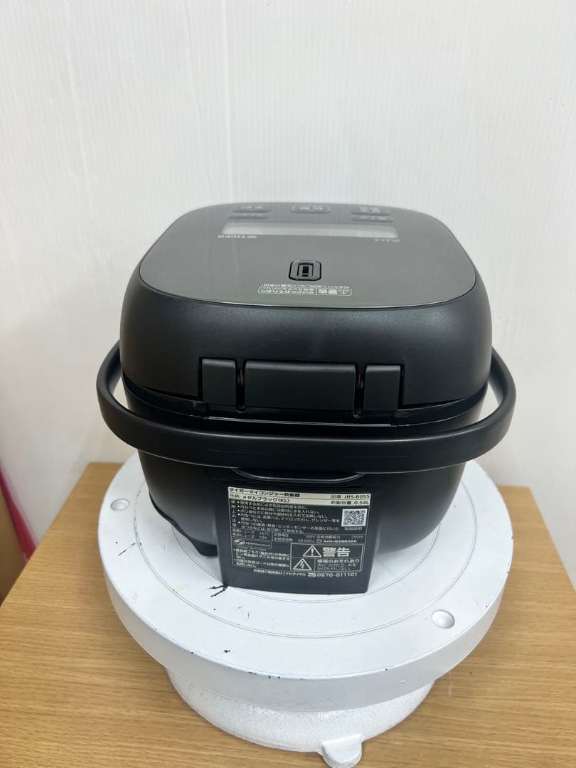 タイガー マイコン炊飯器 JBS-B055 メタルブラック3合2024年製