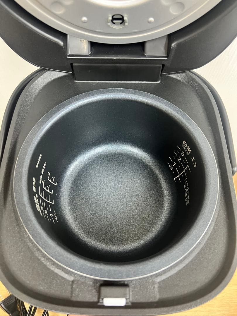 タイガー マイコン炊飯器 JBS-B055 メタルブラック3合2024年製