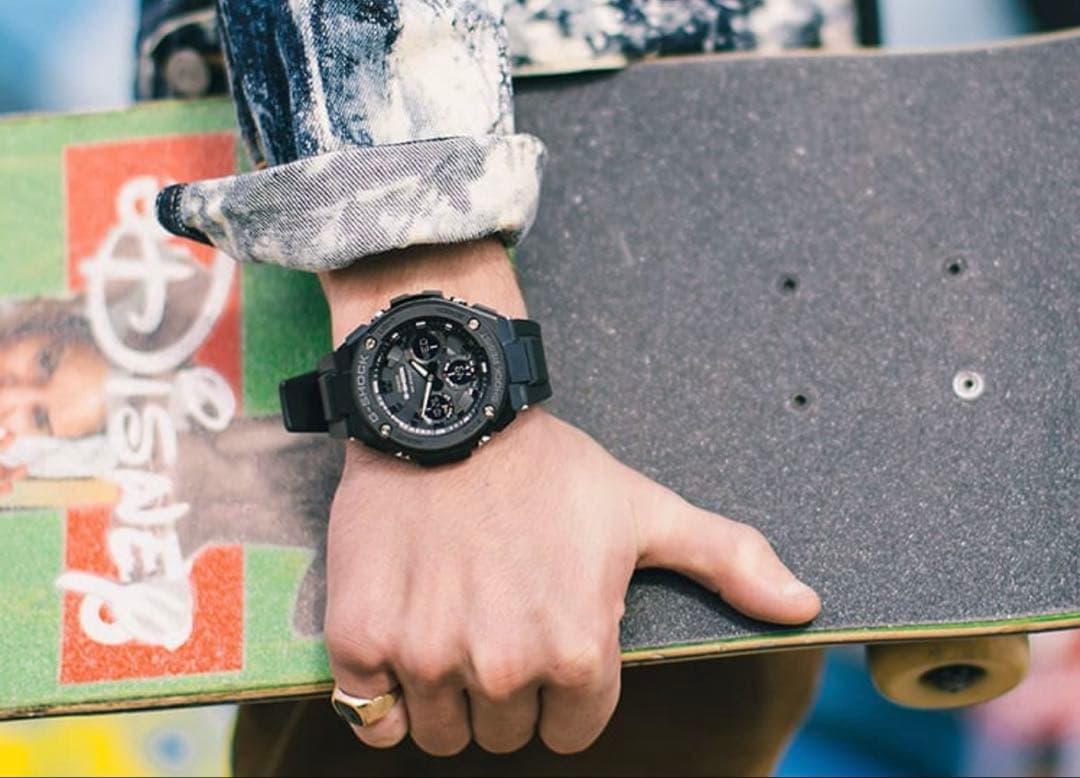 【新品同様】G-SHOCK GST-W100G　電波ソーラー　メンズ　腕時計