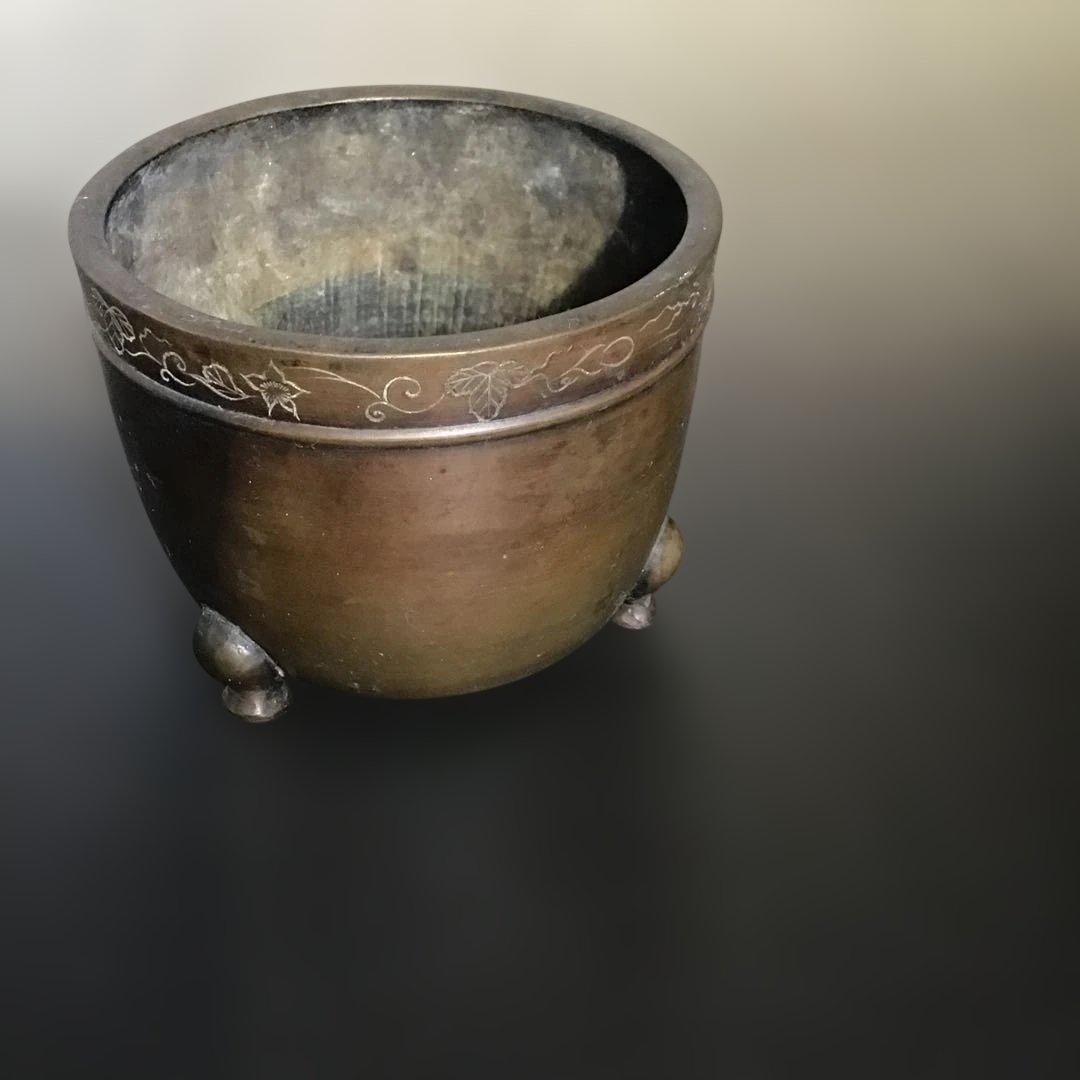 三つ足金属製香炉　江戸中期から後期　古銅　真鍮　建水　砂張