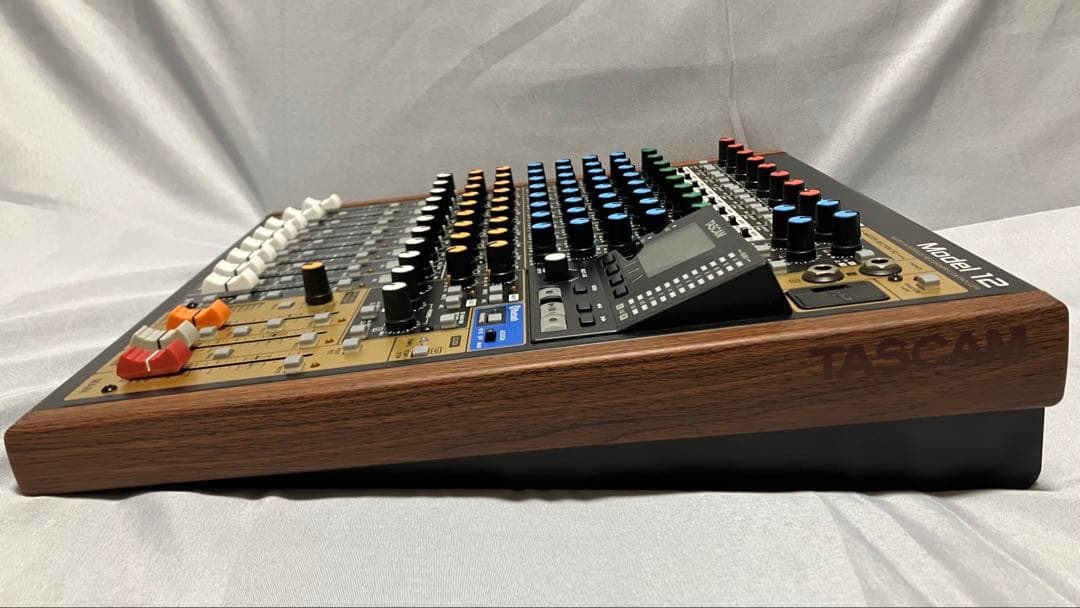 新品同様 TASCAM Model 12 ミキサー・MTR（付属品揃・元箱あり）