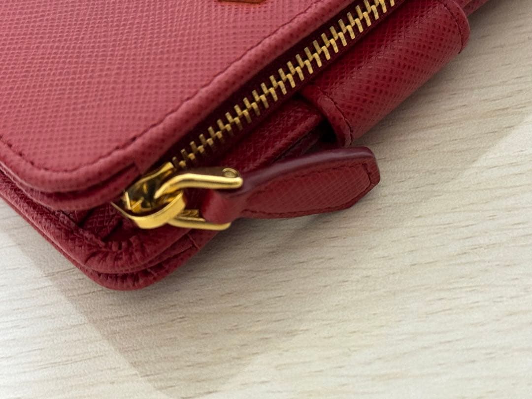 PRADA 二つ折り 財布