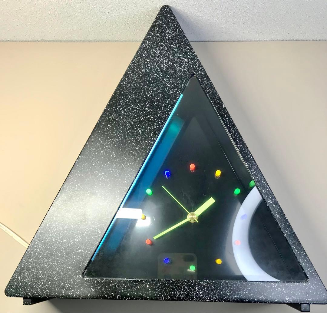 美品 希少 置時計（三角型） ネオンライト レトロ 大嶋漆器店有限会社