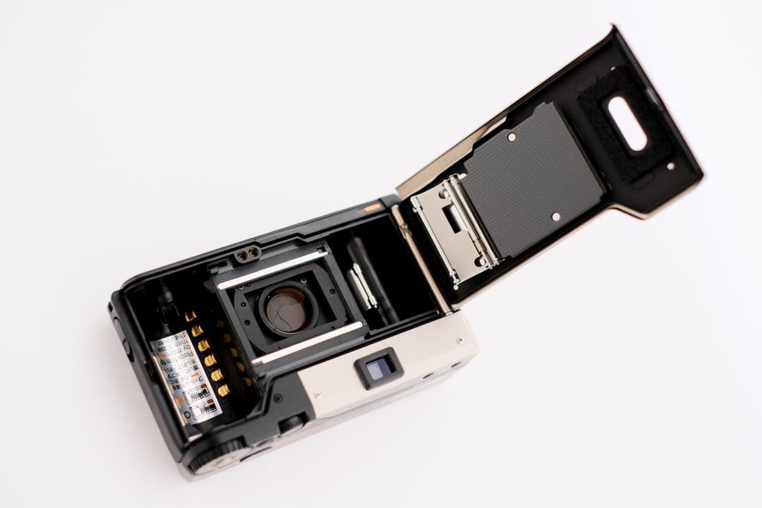 【最終値下げ】CONTAX T3 コンパクトフィルムカメラ シルバー