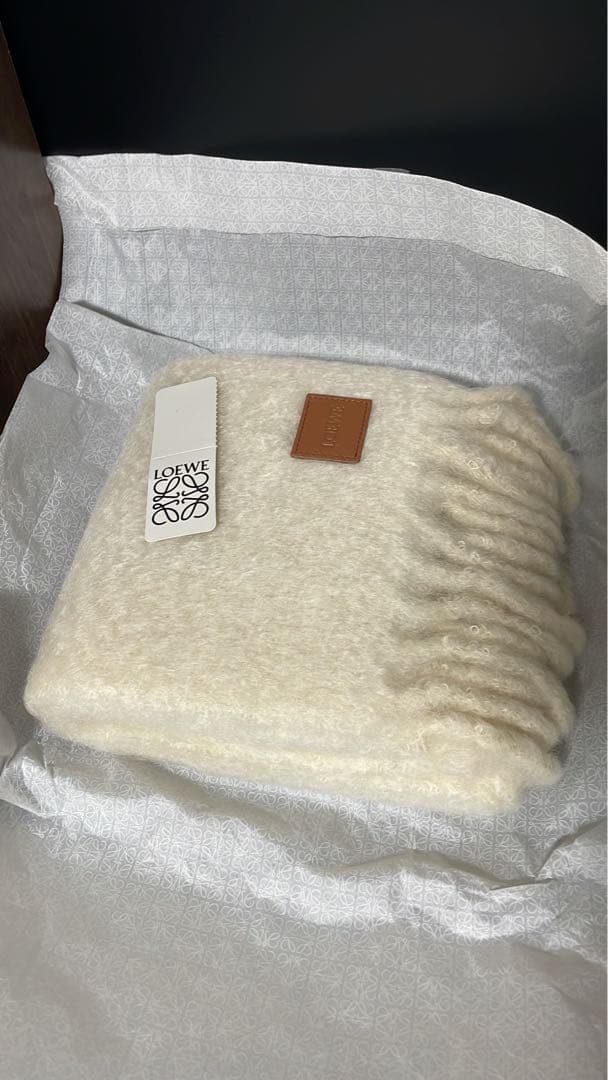 LOEWE アイボリー モヘアマフラー　新品未使用