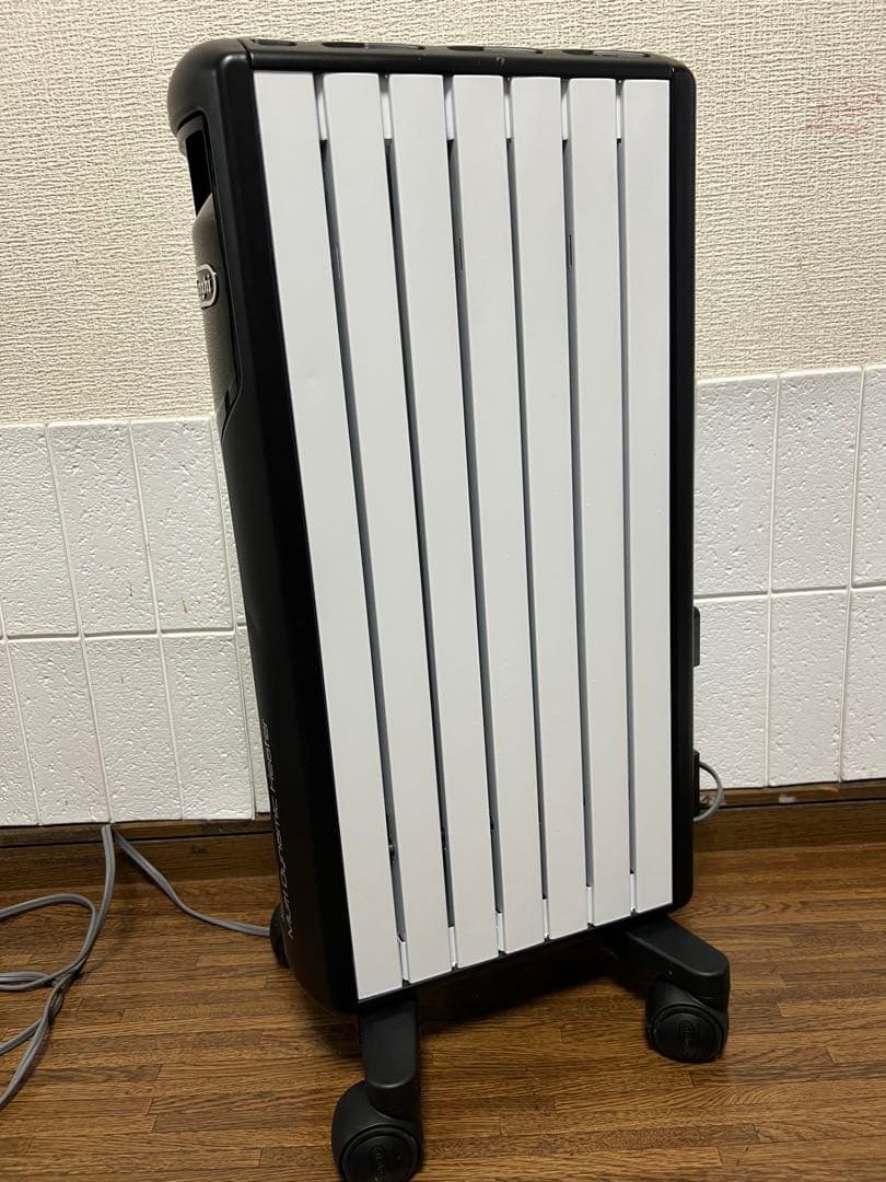 【美品】デロンギ　MDH09-BK オイルヒーター 900W