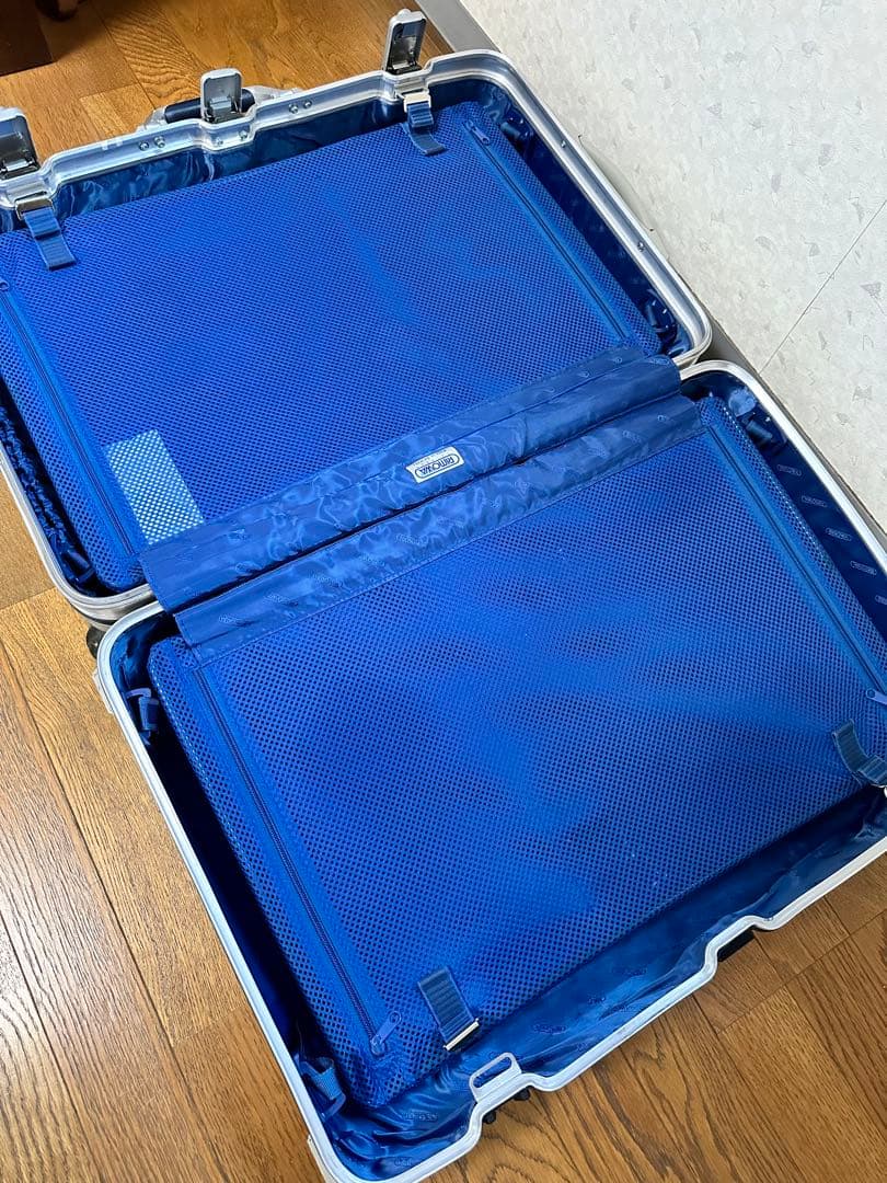い*た様 RIMOWA スーツケース