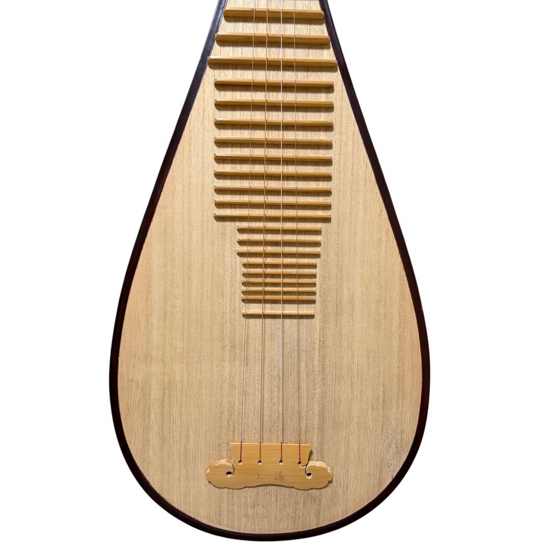 【美品】牡丹彫刻付き 中国琵琶 ピーパ 響き豊かな工芸モデル　新品弦1.2付き