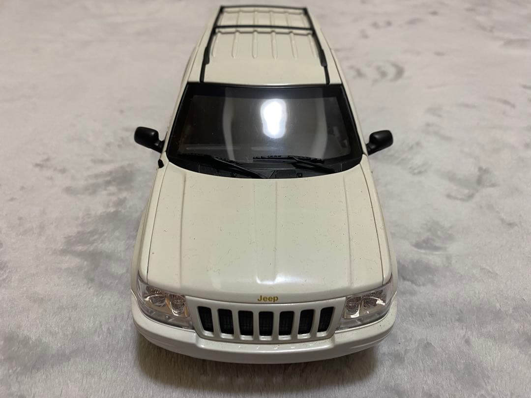 ミニカー AUTOart Jeep Grand Cherokee 1/18