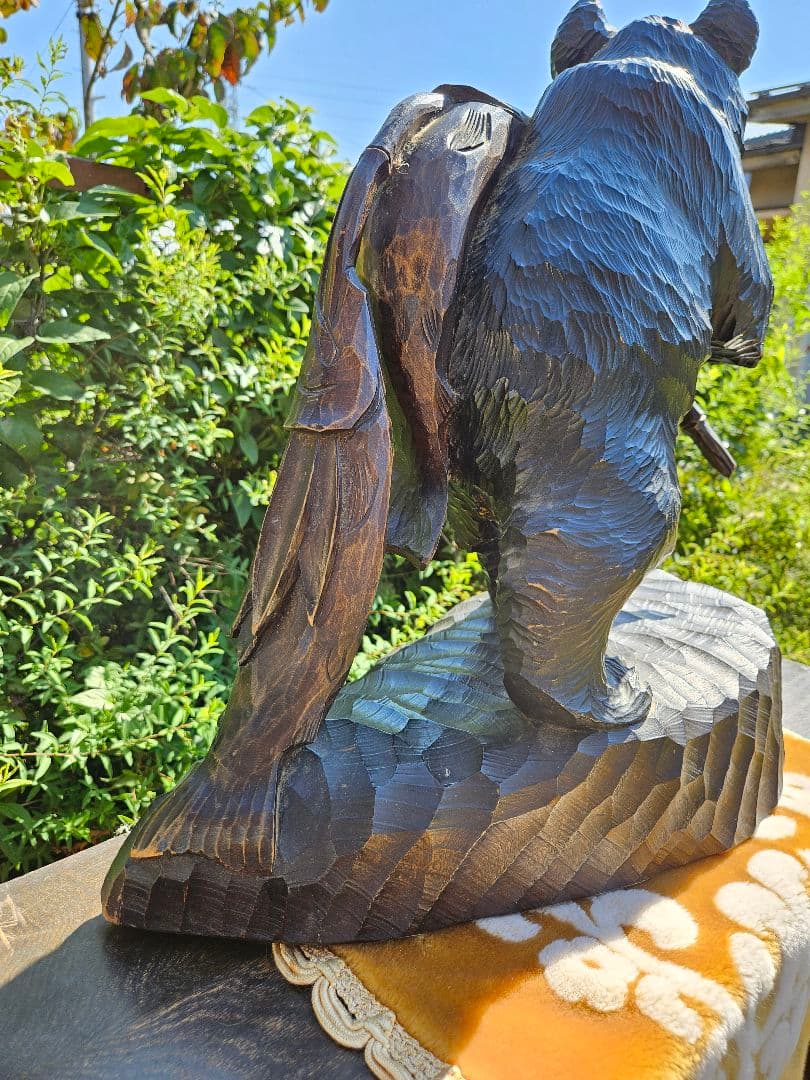 堀井 作 鮭を担ぐ熊 大型 木彫り 一刀彫 くま クマ 郷土玩具 北海道 アイヌ