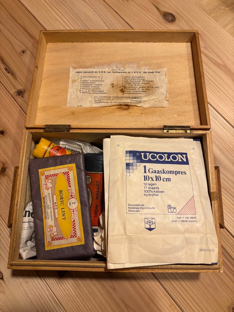 アンティーク　救急セット