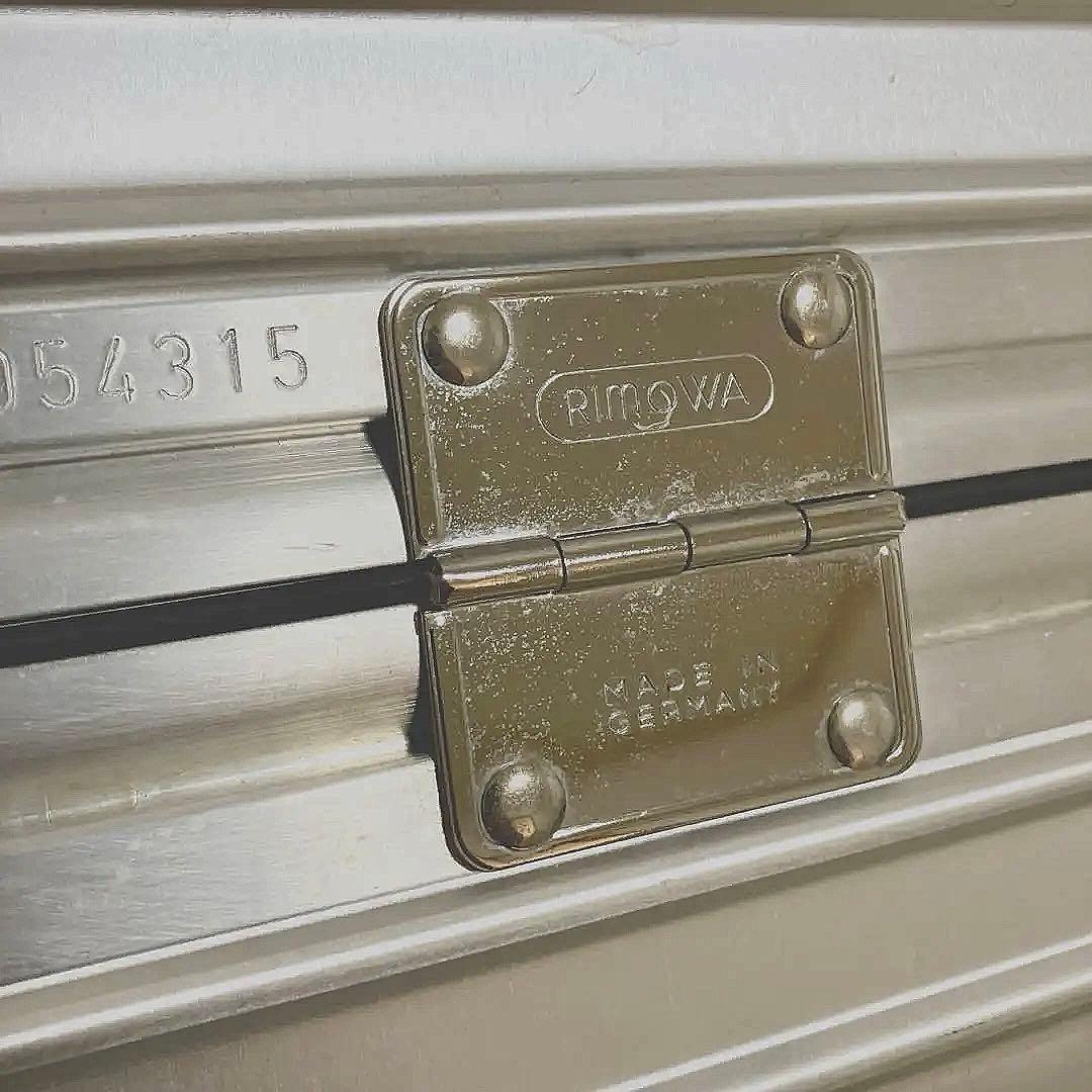 美品・リモワトパーズ 4輪32L ルフトハンザ航空モデル　限界値引き中20日迄