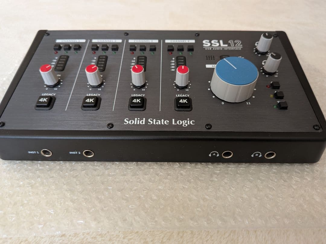 SSL12 USBオーディオインターフェイス