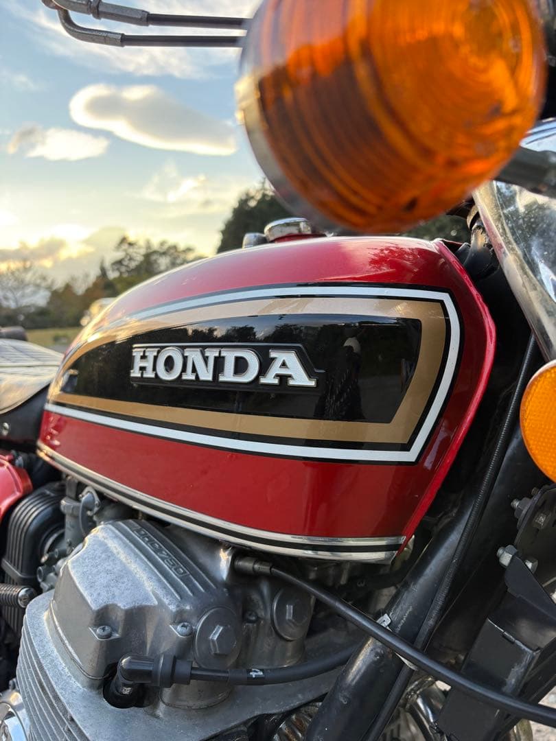 HONDAタンク　サイドカバー　セット　よしふみさんさん専用