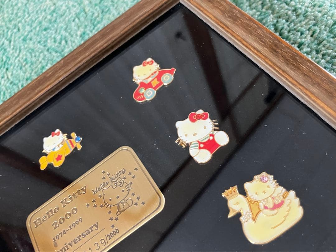 激レア平成レトロ ハローキティ2000anniversary限定ピンバッジ