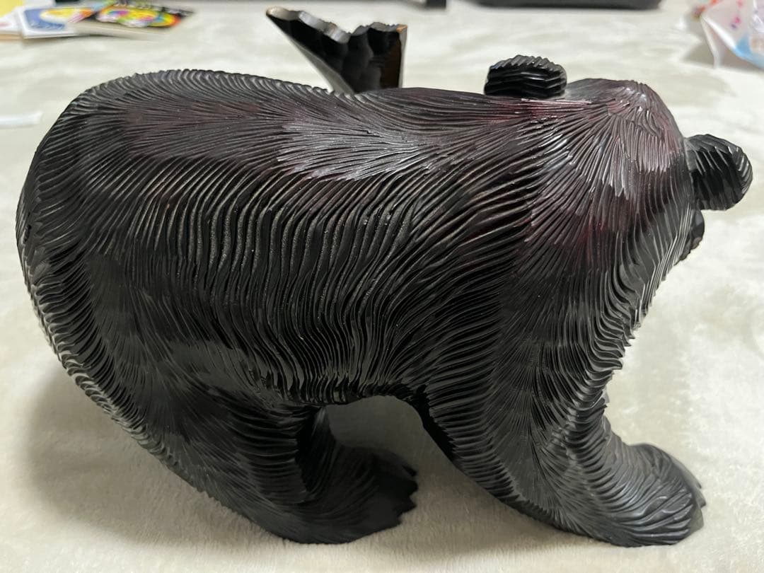 木彫りの熊 鮭をくわえた熊