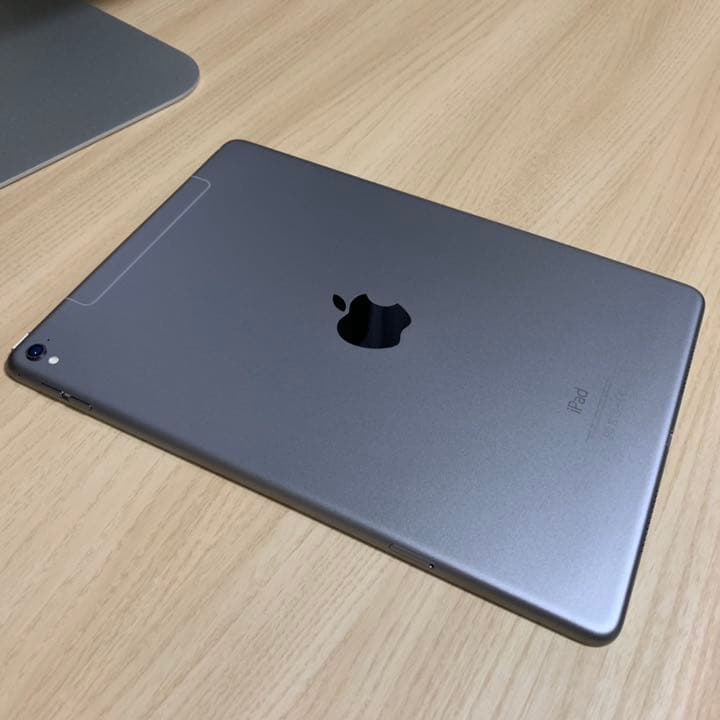 iPad Pro 9.7inch (SIMフリー/未使用品)