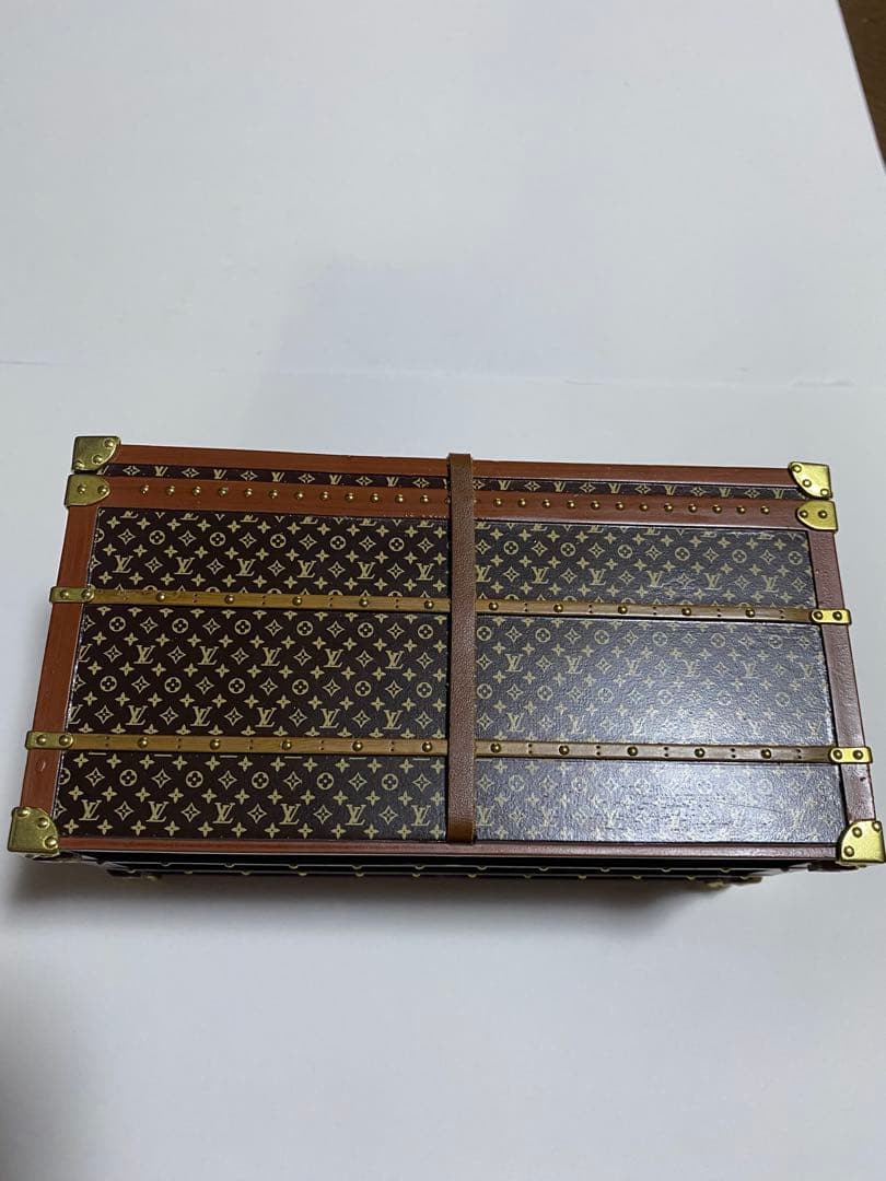 LOUIS VUITTONミスフランス　モノグラムトランク　ペーパーウェイト