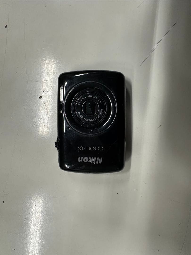 デジタルカメラ coolpix so1