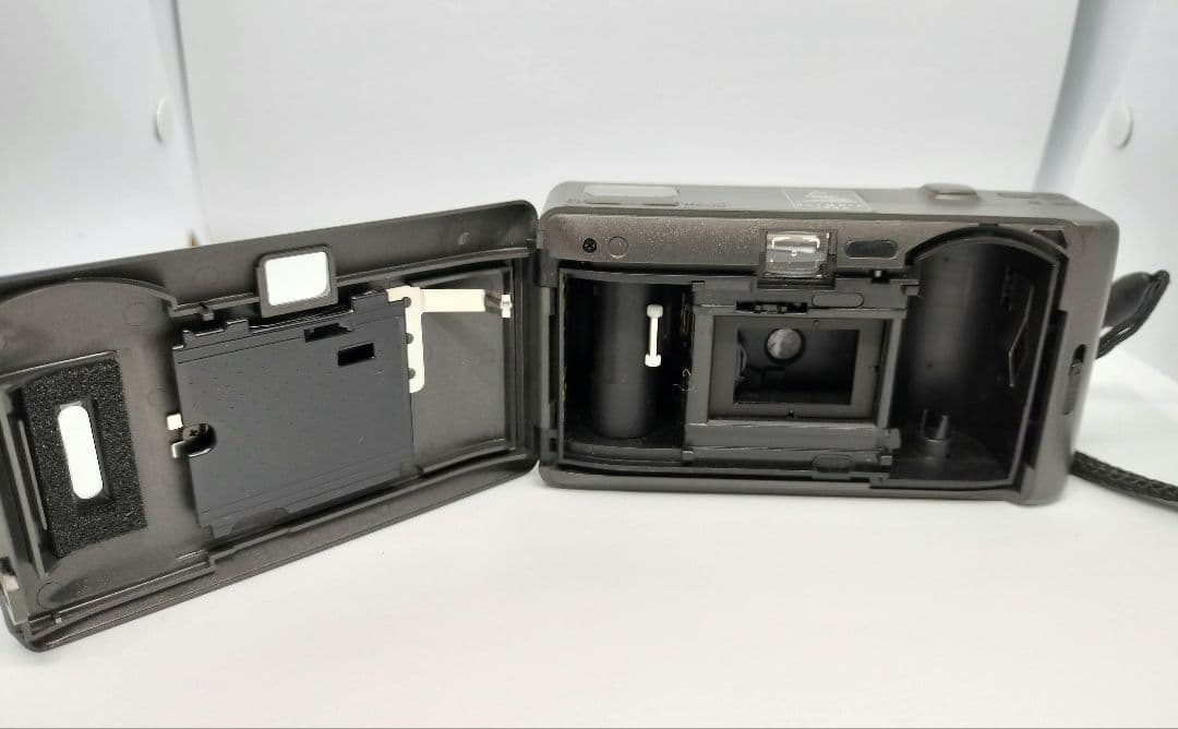 LEICA mini コンパクトフィルムカメラ　カバー付き