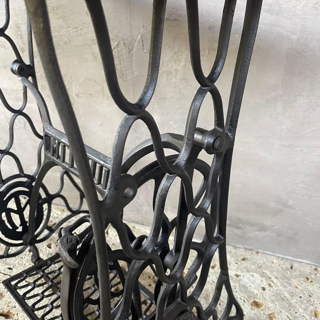 アンティークミシン脚テーブル　【MITSUI】 足踏みミシン　網目　レトロ雑貨