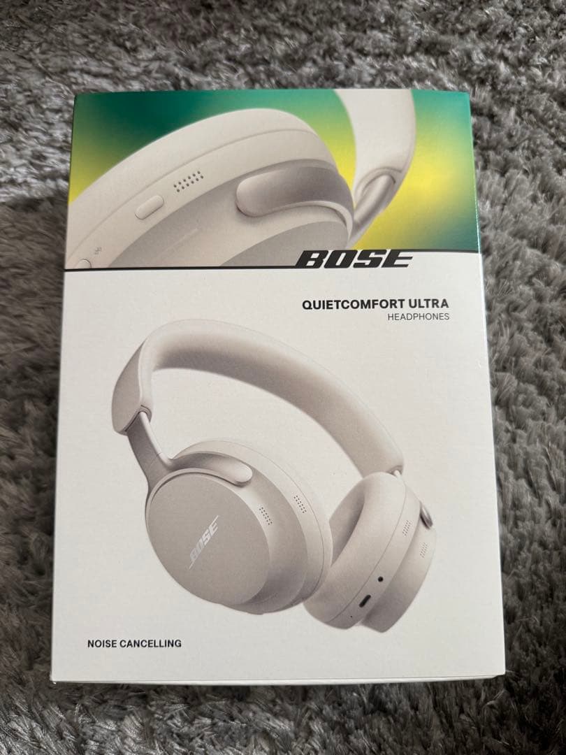 BOSEポーズQUIETCOMFORT ULTRAノイズキャンセリングヘッドホン