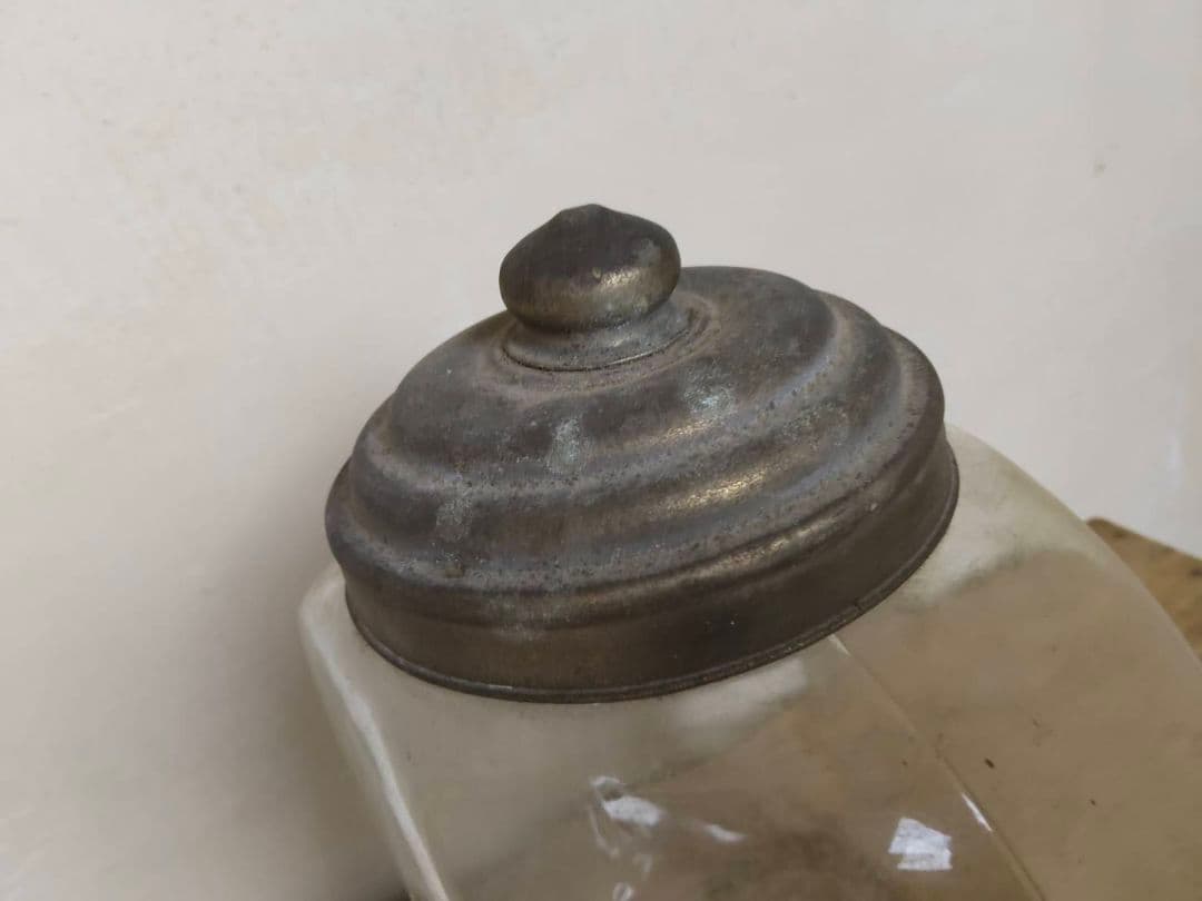 ★昭和レトロ ガラス瓶 ブリキ蓋付き 駄菓子屋 保存瓶 古道具 高さ約21cm