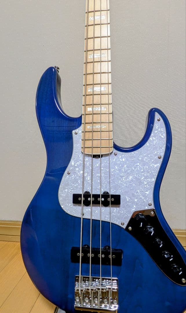 ベース GrassRoots G-AMAZE See Thru Blue