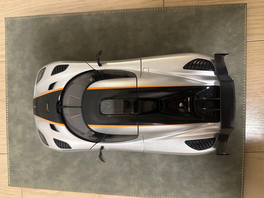 オートアート 1/18 ケーニグセグ アゲーラ ミニカー ケース付