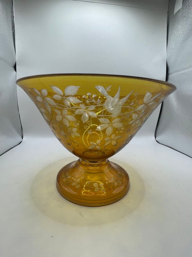 琥珀色 ガラス ボウル 花と鳥のデザイン