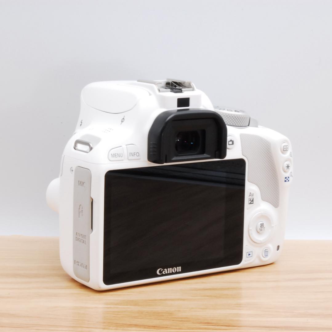 ⭐️スマホ転送OK⭐️人気ホワイト！Canon EOS Kiss X7 ダブルレンズ