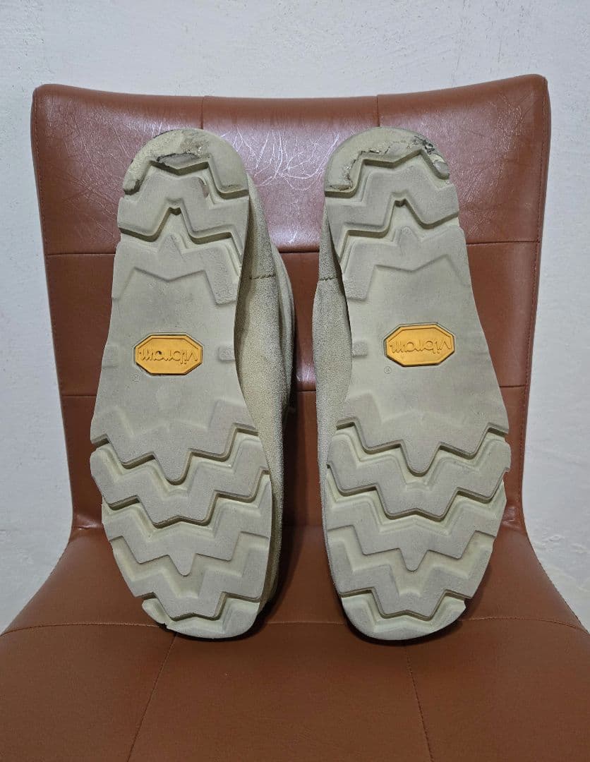 クラークス ビームス別注 コラボ ワラビー ゴアテックス 防水スエード