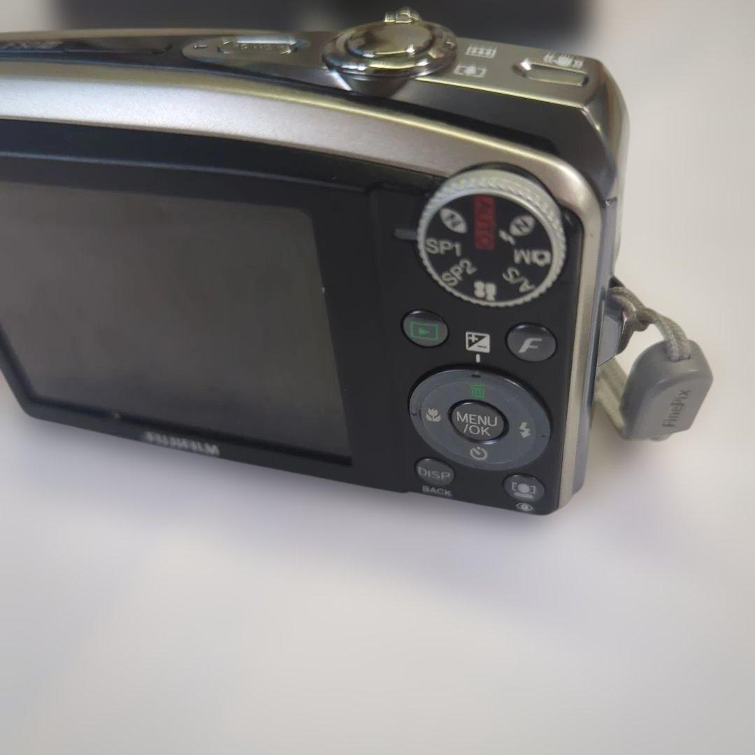 Fujifilm FinePix F50fd デジタルカメラ　ジャンク品