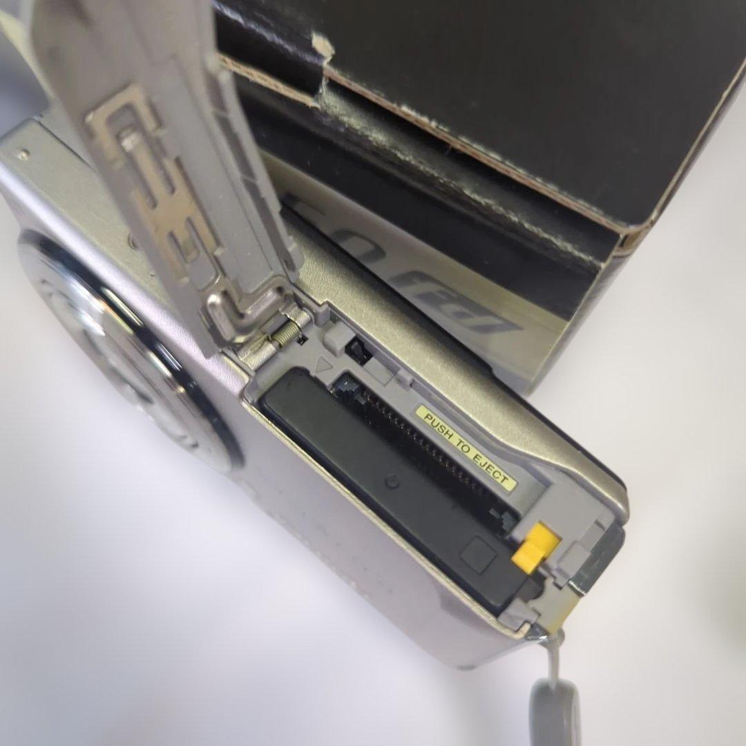 Fujifilm FinePix F50fd デジタルカメラ　ジャンク品