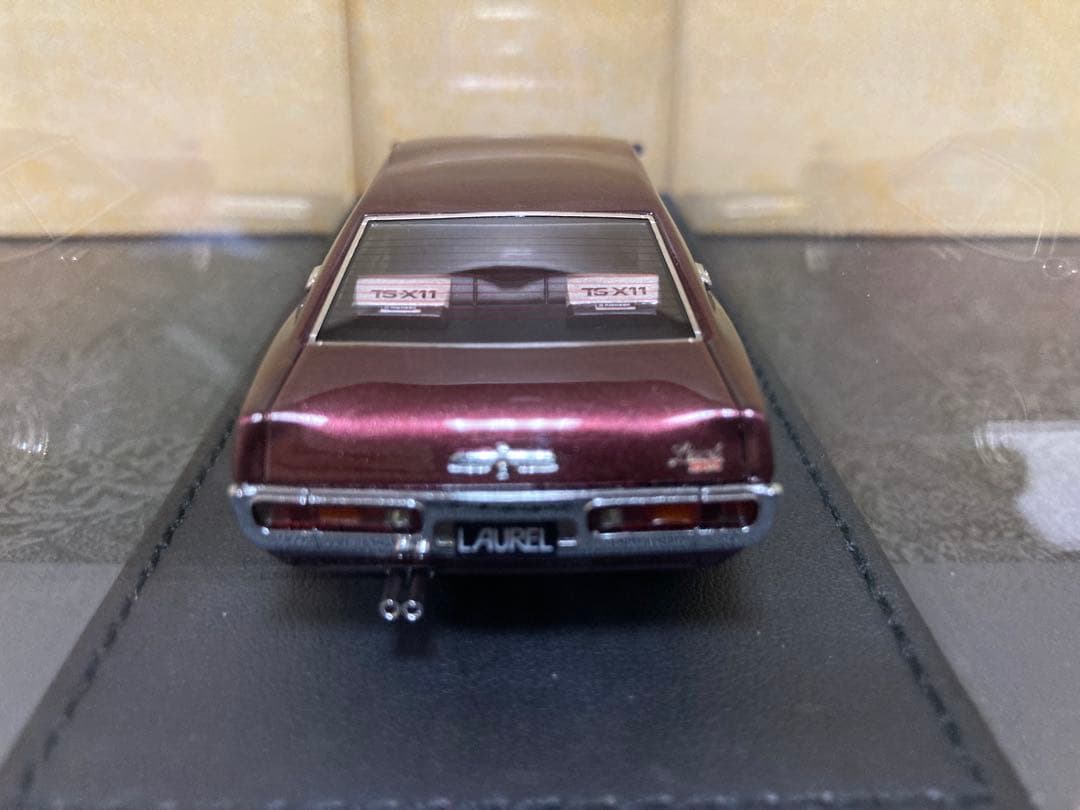 イグニッションモデル 1/43 日産 ローレル 2000SGX C130 紫