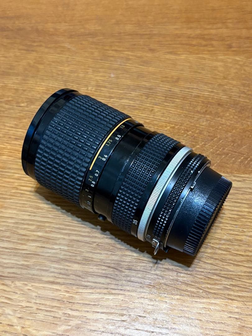Nikkor 35-70mm f/3.5 ズームレンズ