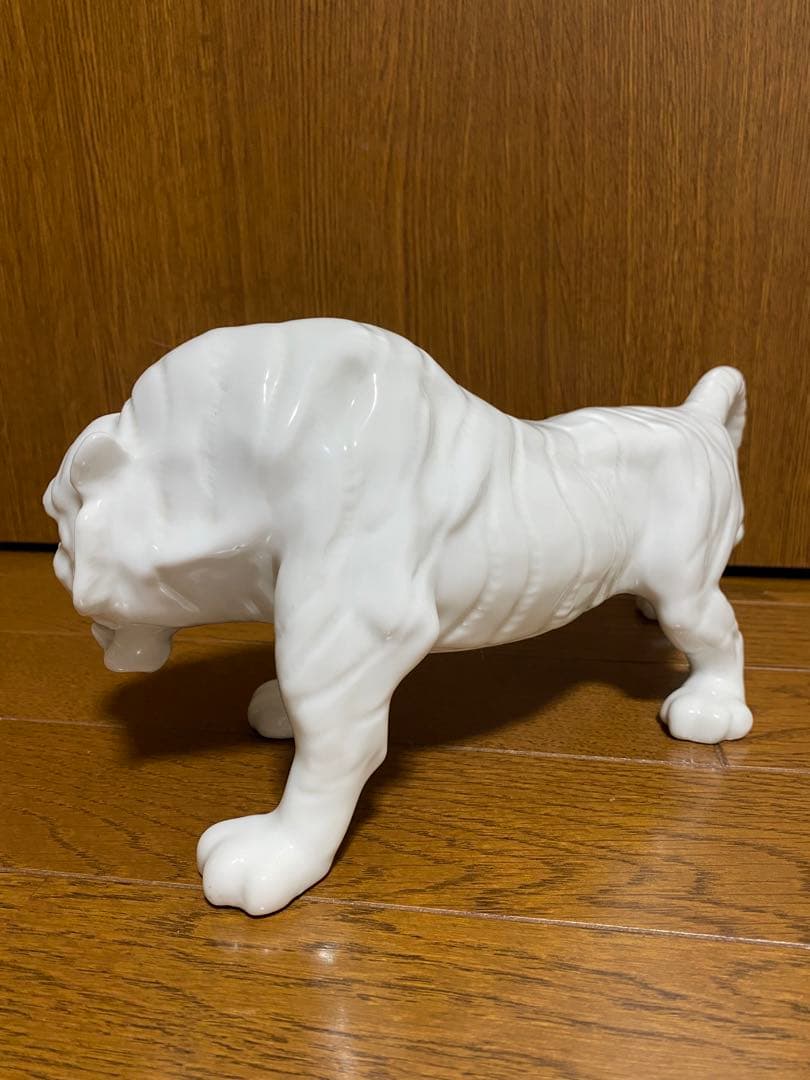 骨董品 陶器 虎 トラ 寅 タイガー 置物 磁器 干支 縁起物 工芸 白陶器