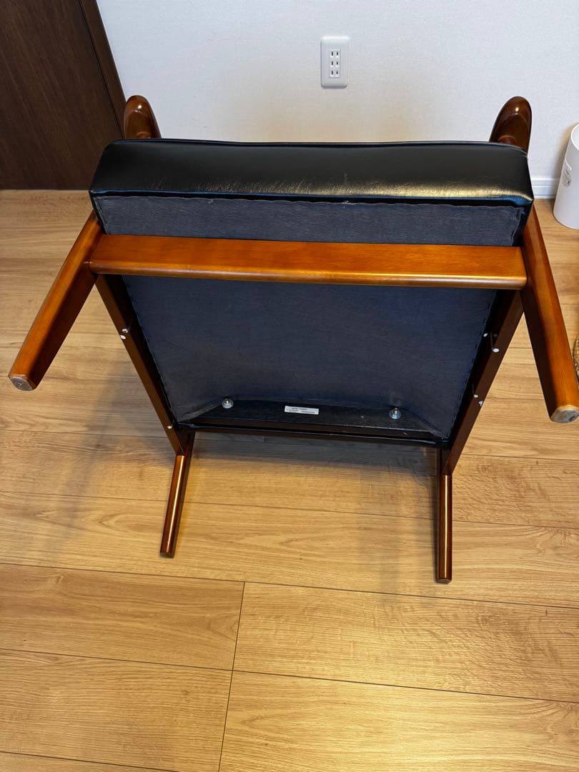 カリモク60 Kチェア 1シーター ブラック ソファ